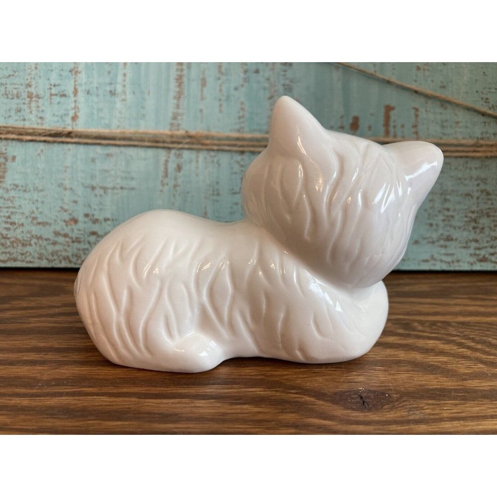 Cardia White Ceramic Lounging Cat Kitten Figurine - Picture 3 of 8
